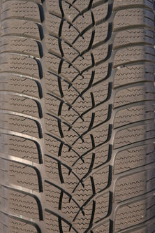 Goodyear Ultra Grip Performance 2