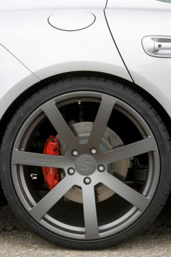 Sportec Panamera SP560 с шинами Continental.