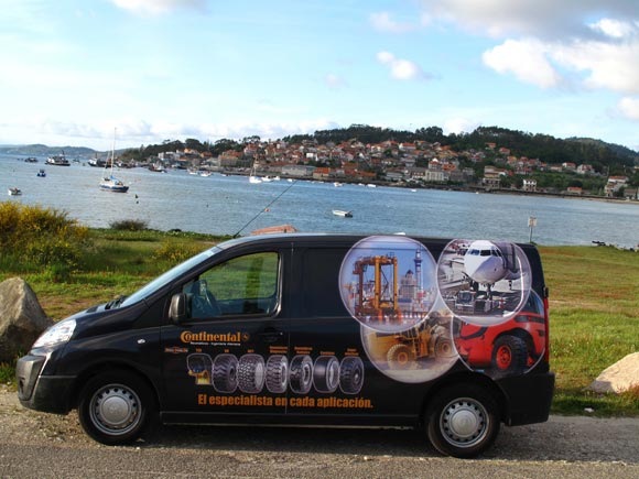 Continental Industriereifen устраивает дорожное шоу в Испании. 