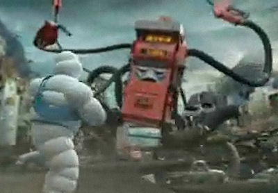 Бибендум, сражается с «дьявольской бензоколонкой» Бибендум, сражается с «дьявольской бензоколонкой»