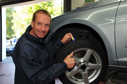 Узнать остаточную глубину протектора проще простого