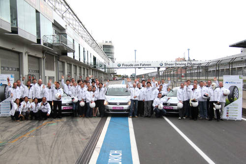 Европейские партнеры Nexen тестируют шины Nexen N’Blue ECO и HD на Нюрбургринге. Европейские партнеры Nexen тестируют шины Nexen N’Blue ECO и HD на Нюрбургринге.