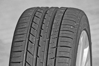 Kumho Ecsta LE Sport KU 39