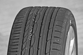 Yokohama Advan Sport