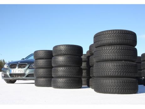 Auto-Zeitung тестирует 14 моделей нешипованных шин размера 205/55 R16