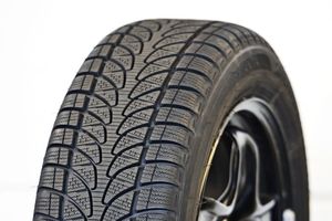 Bridgestone Blizzak LM-32