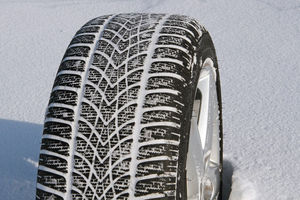 Dunlop SP Winter Sport 4D