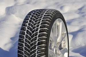 Goodyear UltraGrip Performance 2 92 V
