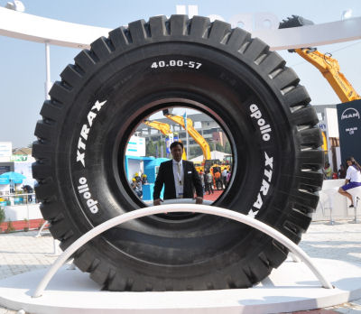 В Индии произведена первая 57-дюймовая шина. 