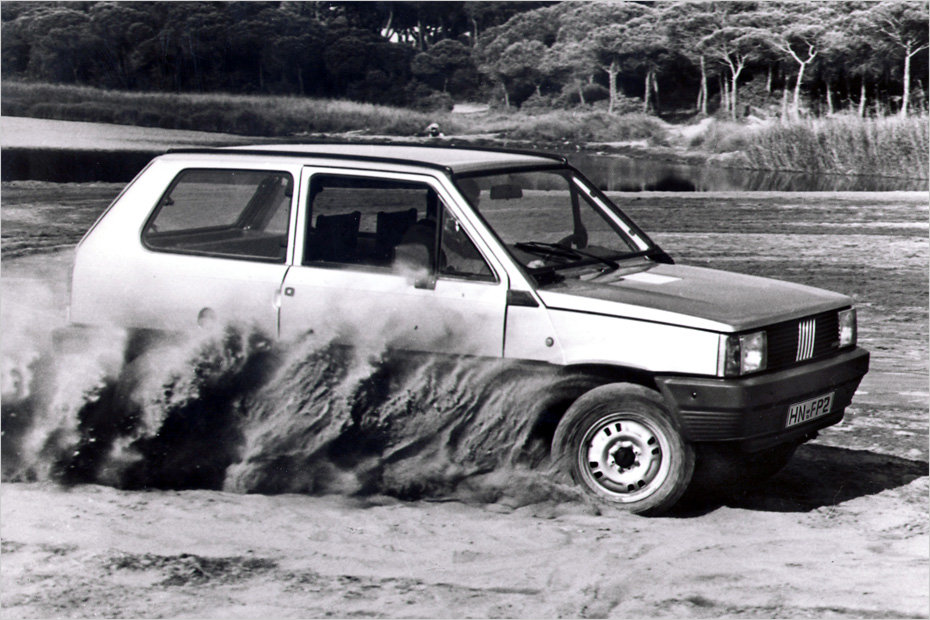 Первое поколение полноприводных Панд было выведено в 1986 году.