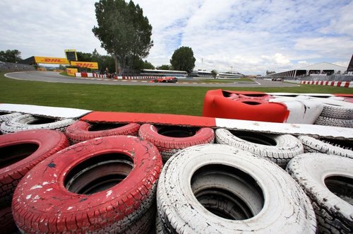 старые шины в гоночном спорте