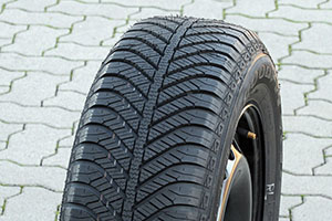 Goodyear Vector 4Seasons