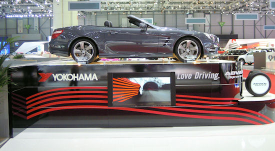 Yokohama Advan Sport V105