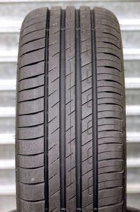 Goodyear Efficient Grip Performance