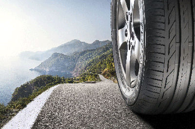 Bridgestone сравнивает летние и зимние шины.