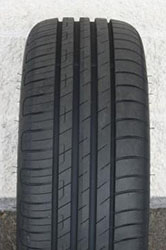 Goodyear EfficientGrip Performance