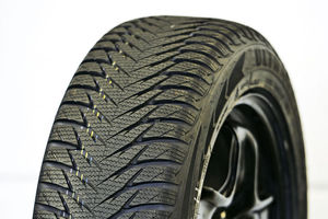 Goodyear Ultra Grip 8