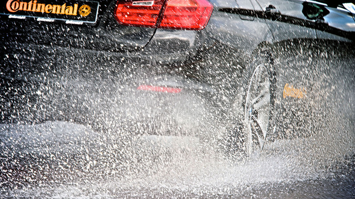 при глубине протектора меньше 4 мм вам грозит опасность.