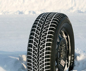 Bridgestone Blizzak LM-80 Evo