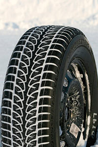 Bridgestone Blizzak LM-80 Evo