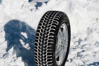 Bridgestone A001 Wheater Control 91 H