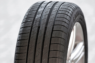 Goodyear EfficientGrip Performance 94 W