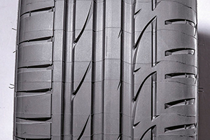 Bridgestone Potenza S001