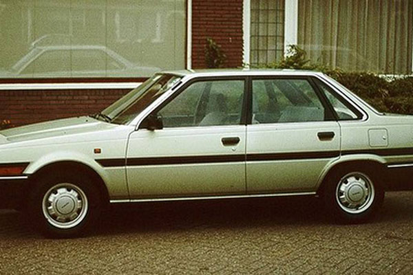  Toyota Carina T1