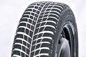 Bridgestone Blizzak LM001
