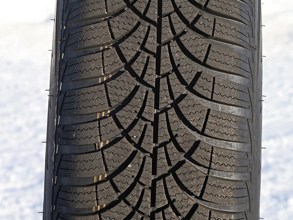 GOODYEAR ULTRAGRIP 9 88T