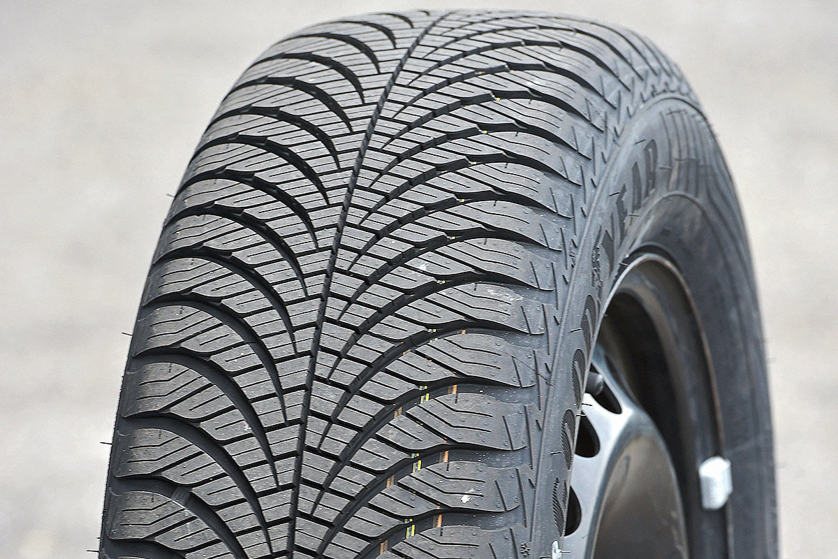 Goodyear Vector 4Seasons Gen-2 
