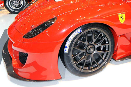 Ferrari 599XX с шинами Michelin.