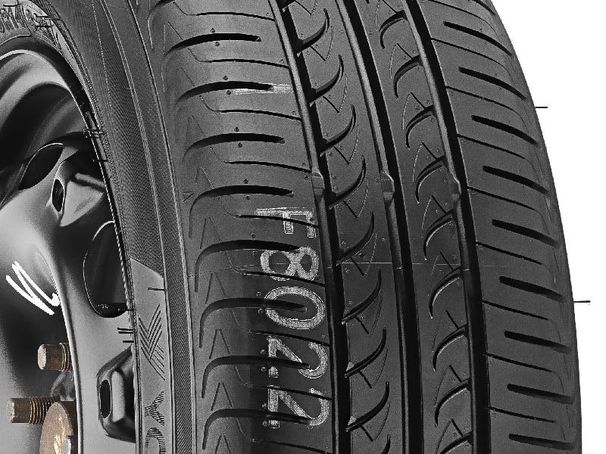 Yokohama BluEarth AE-01