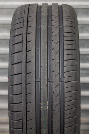 Falken Azenis FK 453