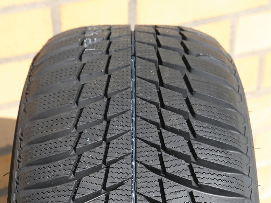 Bridgestone Blizzak LM001