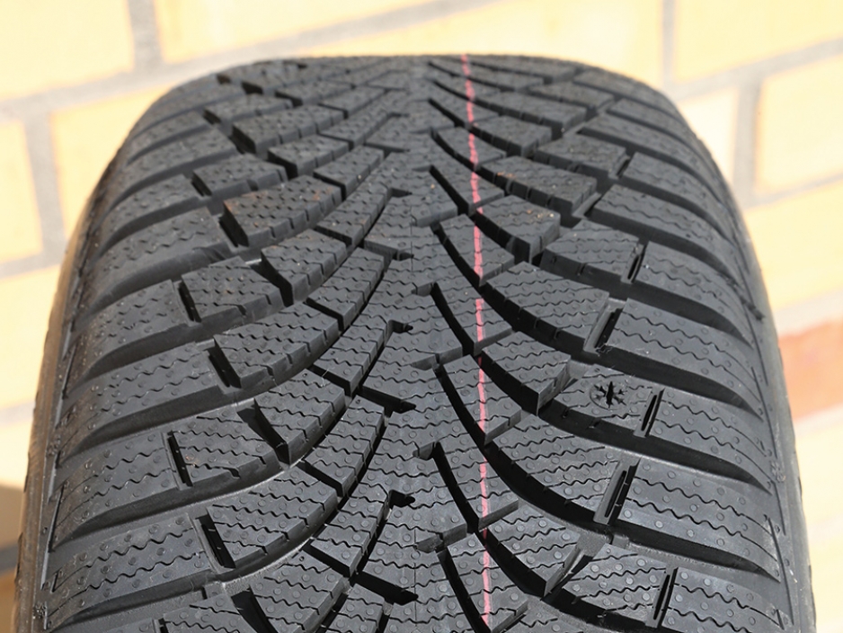 Goodyear UltraGrip 9