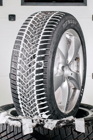 Dunlop SP Winter Sport 5