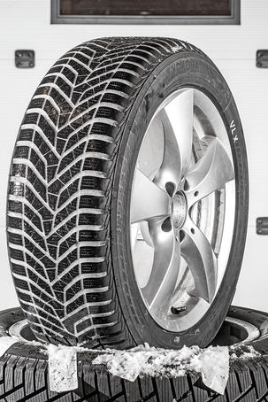 Yokohama W.Drive V905