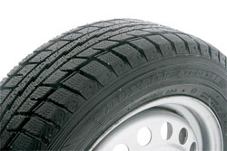 По асфальту — на шипах.